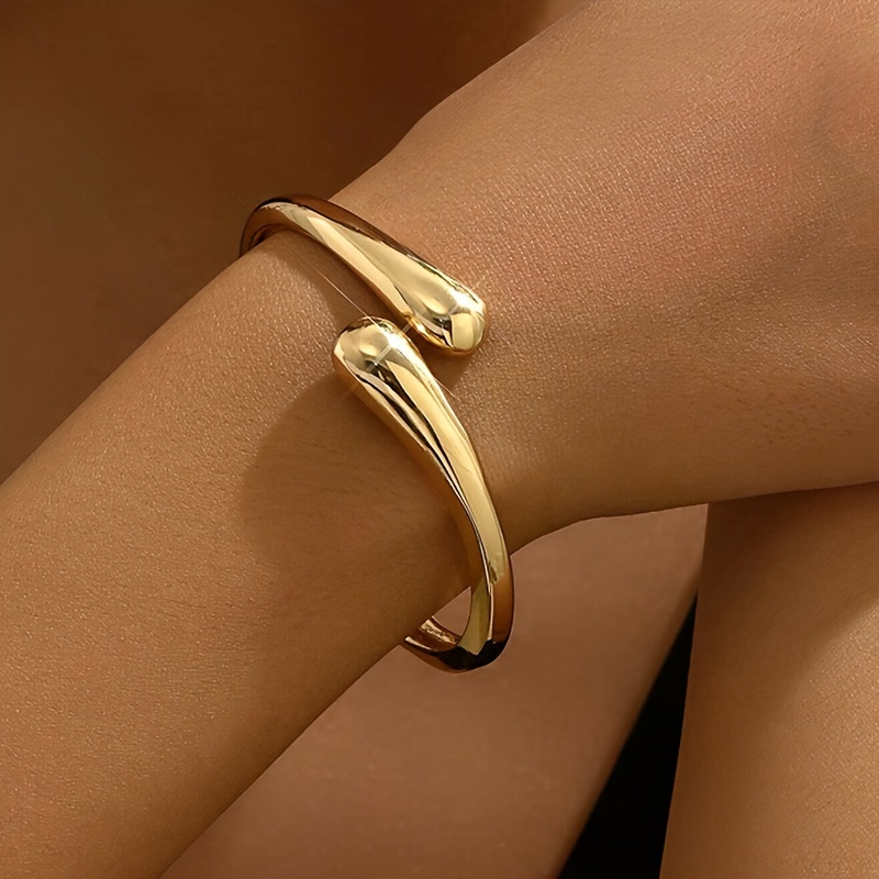 

Chic Golden-tone Polished Cuff Bracelet - Simple Irregular Design, Spring Clasp For Women | & Parties