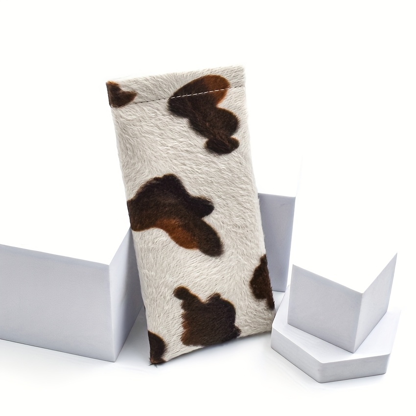 1 Soft Plush Cow Pattern Eyewear Pouch / Passport Holder / Glasses Case Additions For Men And Women