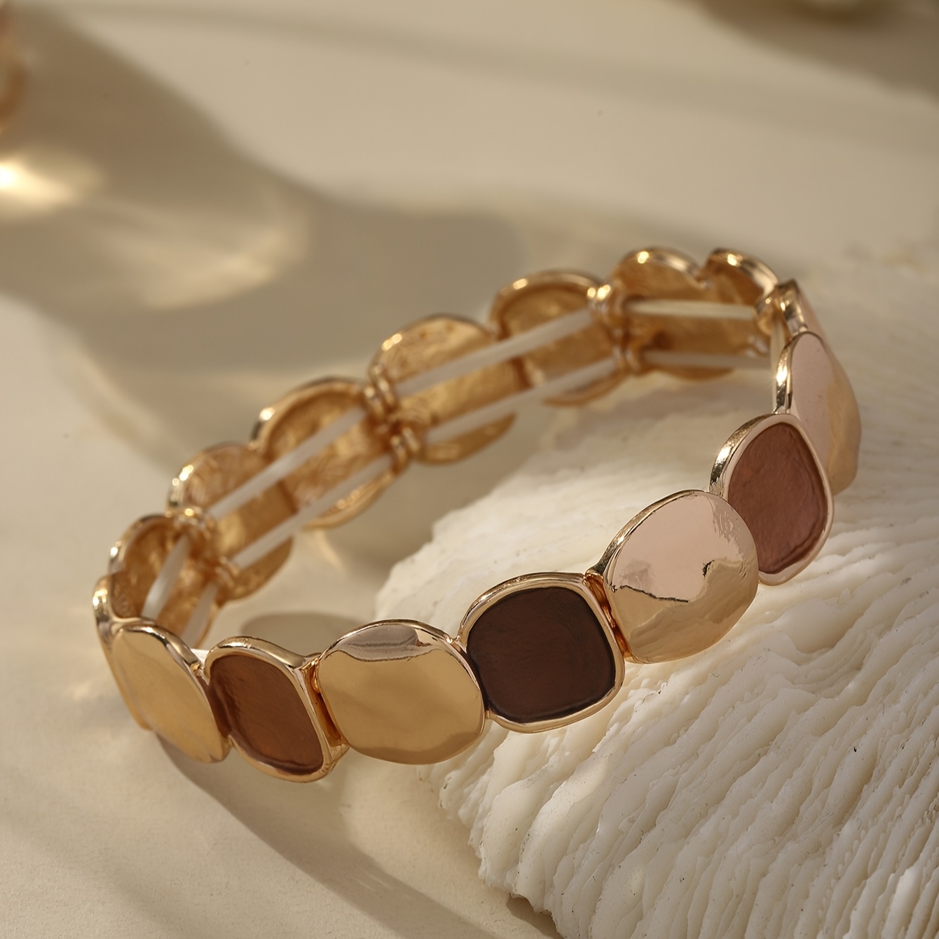 1pc Vintage Style Elegant Zinc Alloy Plated Kc Golden Elastic Bracelet Bracelet Irregular Square Unisex Bracelet