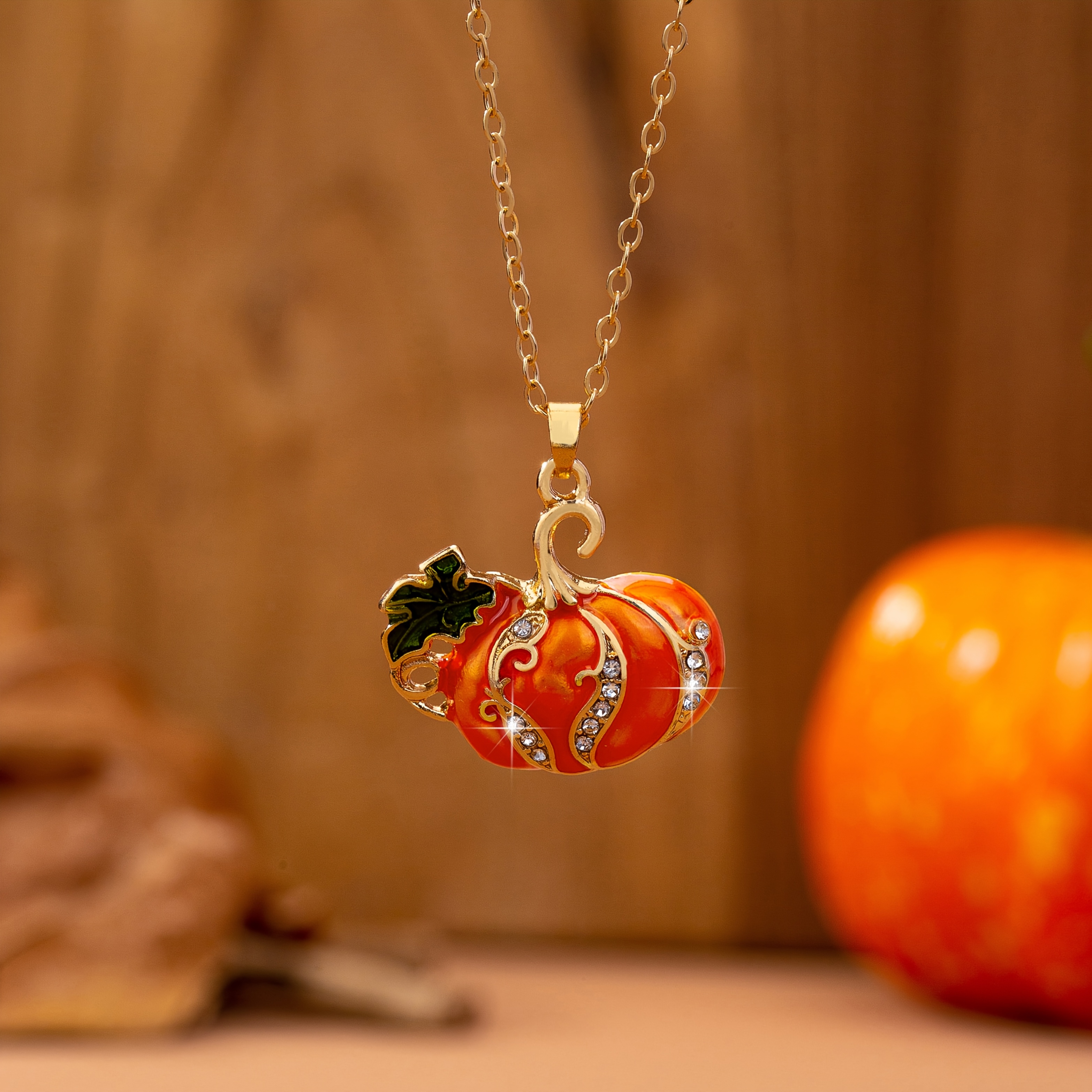 TEMU Collier pendentif de citrouille en émail avec accents, design , chaîne pour clavicule sur le thème d'Halloween, bijou cadeau pour femme