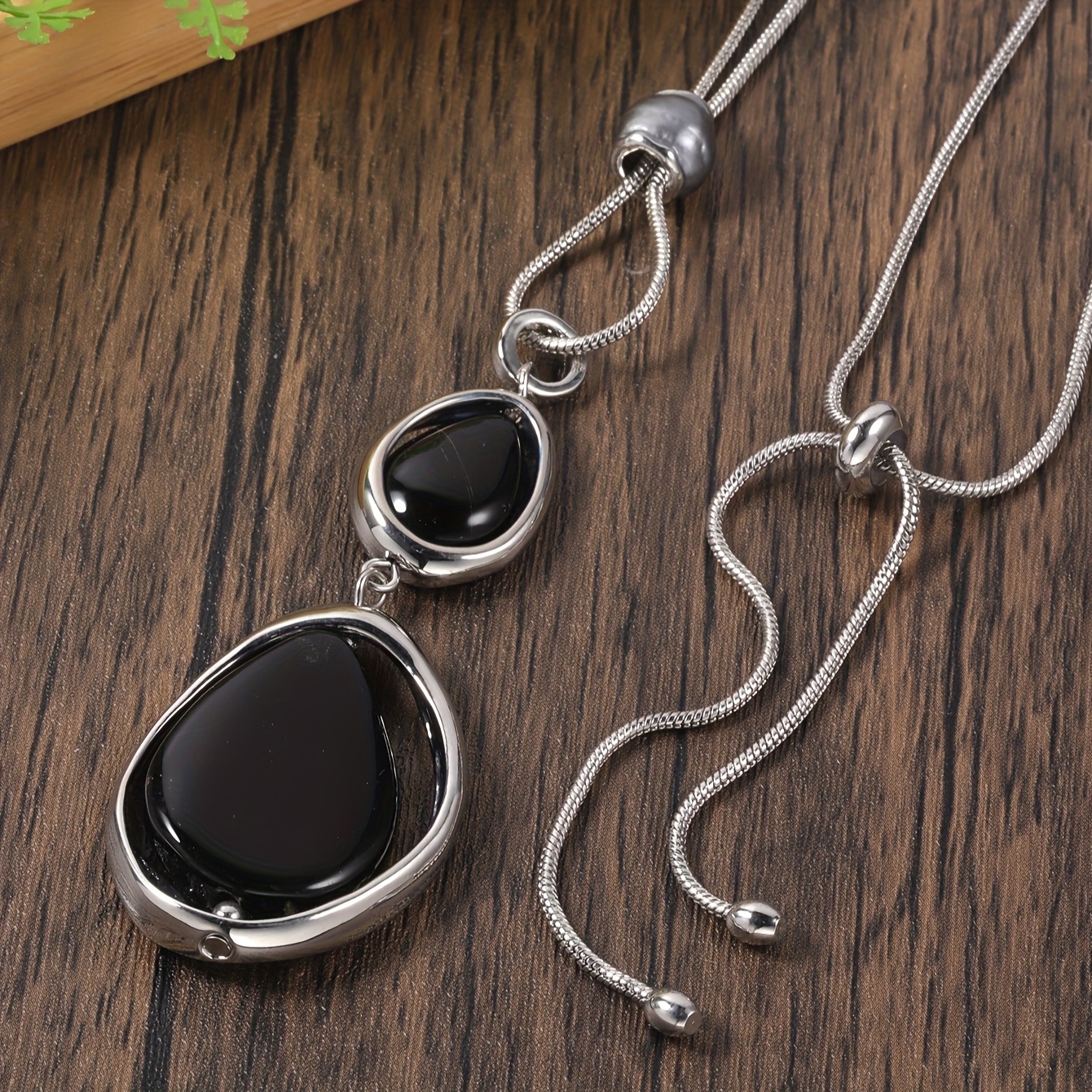 Light and Versatile Sweater Chain Necklace with Drop Shaped Stone