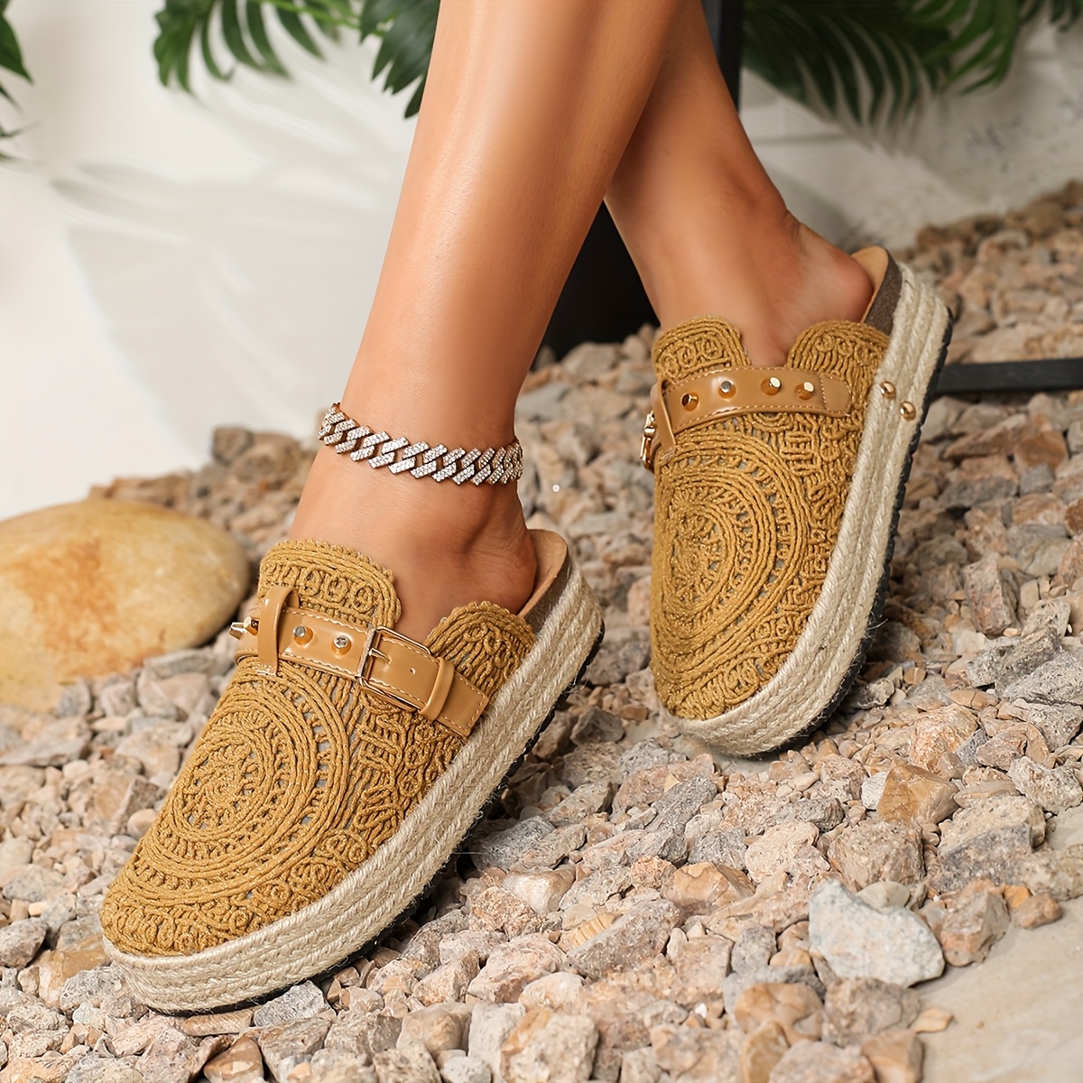 2025 Summer New Women's Rivet Hollow-Out Straw Thick-Sole Casual Vacation Style Slip-On Half-Slip Women's Sandals, Women Shoes