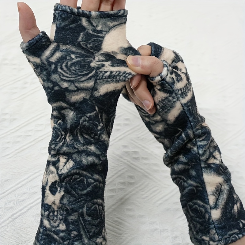 A Pair Of Designed Plush Fingerless Gloves For Spring, Autumn, And Winter That Are Soft And Comfortable