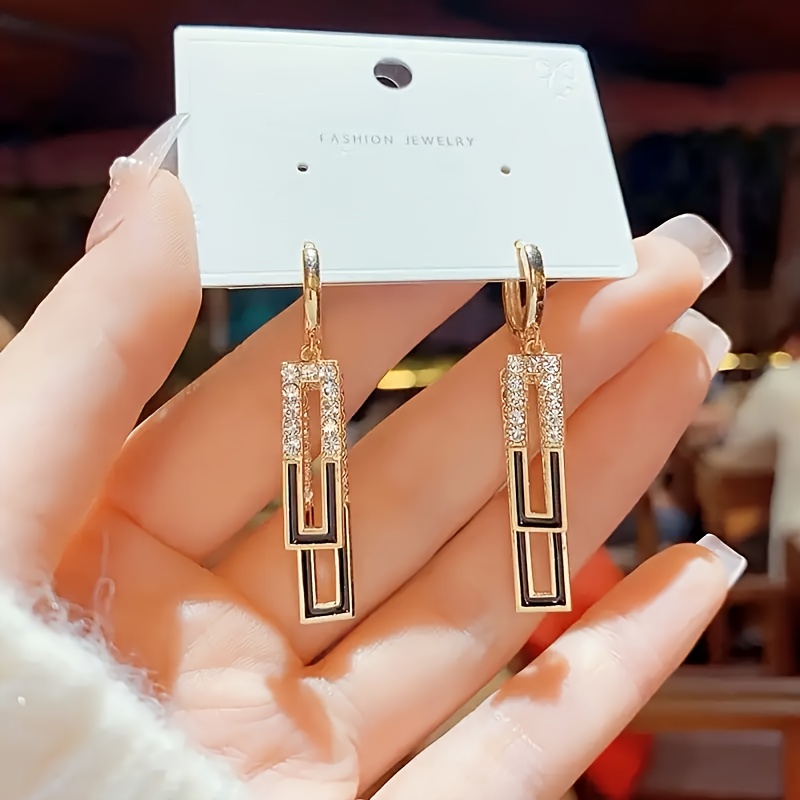 1 Pair of Fashionable and Elegant Black Geometric Square Pendant Earrings for, Suitable for Wearing at Weddings, Parties, Dates, Christmas Gifts, for Teenager