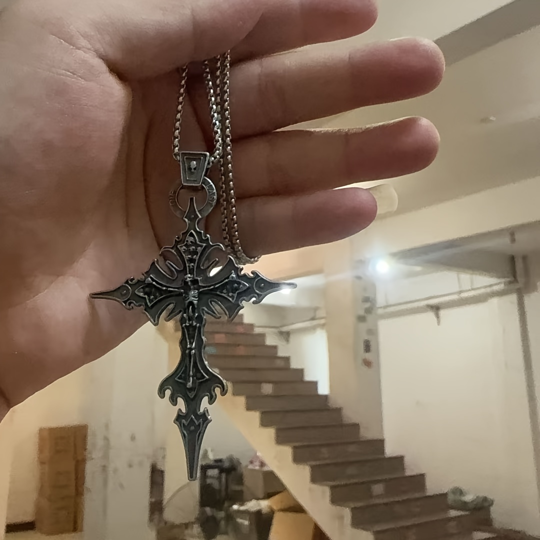 Image of Cool Retro Punk Gothic Skull Pendant Necklace - Suitable For Men And Women - Ideal Gift For Halloween, Birthdays, And Anniversaries