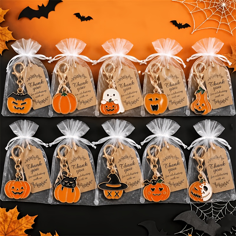 TEMU Set da 30 pezzi/10 set di portachiavi a forma di zucca carini per Halloween, 10 portachiavi/10 carte/10 sacchetti a rete, portachiavi in metallo