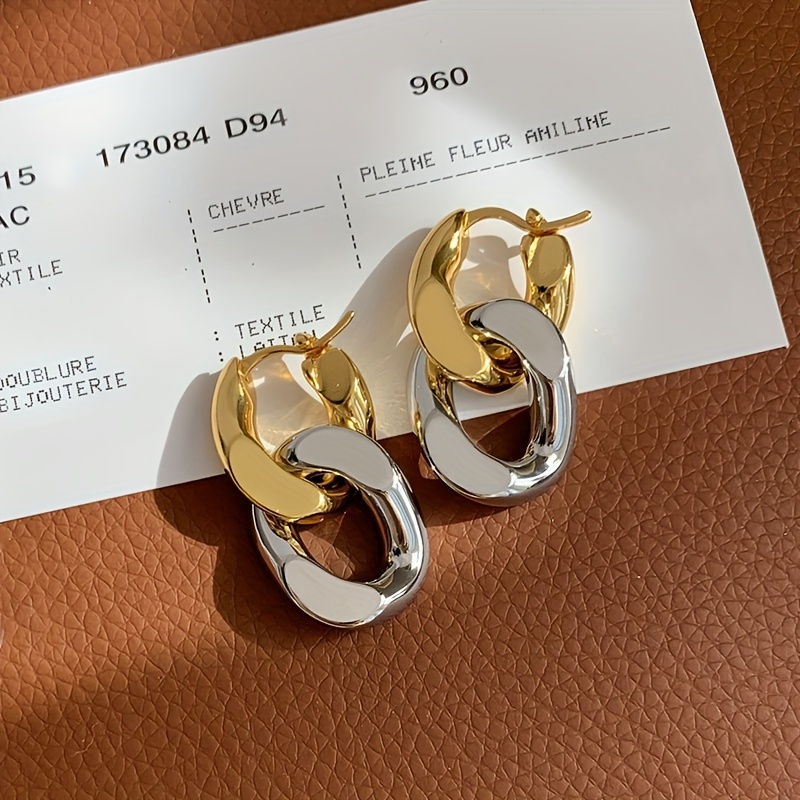 

Women's Luxurious Golden Temperament Chain Hoop Earrings - A High-end Niche Design