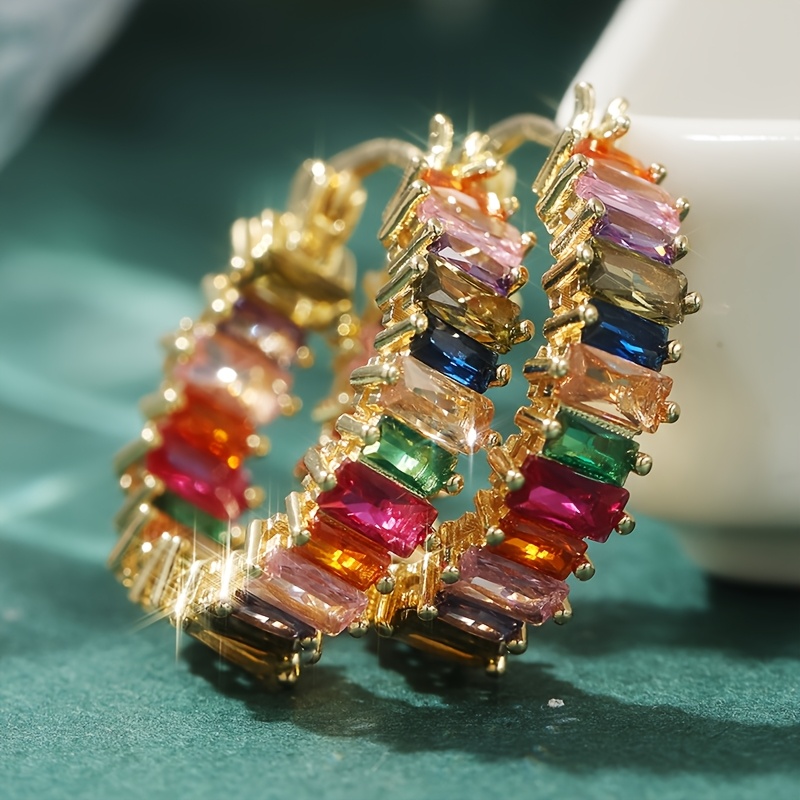 E-shop Luxuriöse goldene -Ohrhänger aus Kupfermaterial mit handgefertigter, quadratischer, mehrfarbiger, synthetischer Zirkonia für Damen, Verlobung,