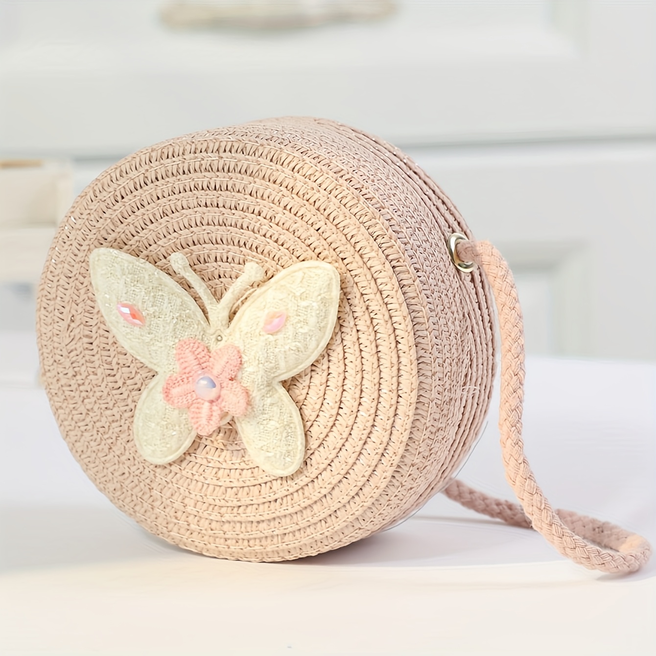 1 Small Round Bag With An Adjustable Shoulder Strap, Suitable For Daily Use