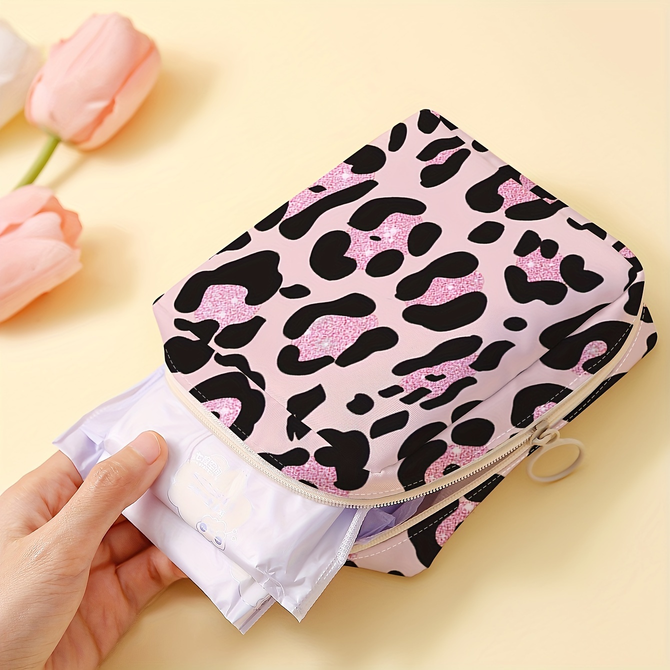 Image of 1 Piece, Pink Leopard Print Pattern Portable And Portable Large Capacity Storage And Wash Bag, Candy And Miscellaneous Storage Bag, Lightweight Multifunctional Wash Bag