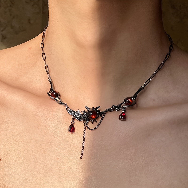 TEMU 1pc Collier Choker Gothique Punk Y2K Épines Rouge, Pendentif Soleil Niche Bijoux de Cou pour Halloween Fête Club Tenue Quotidienne, Cadeau