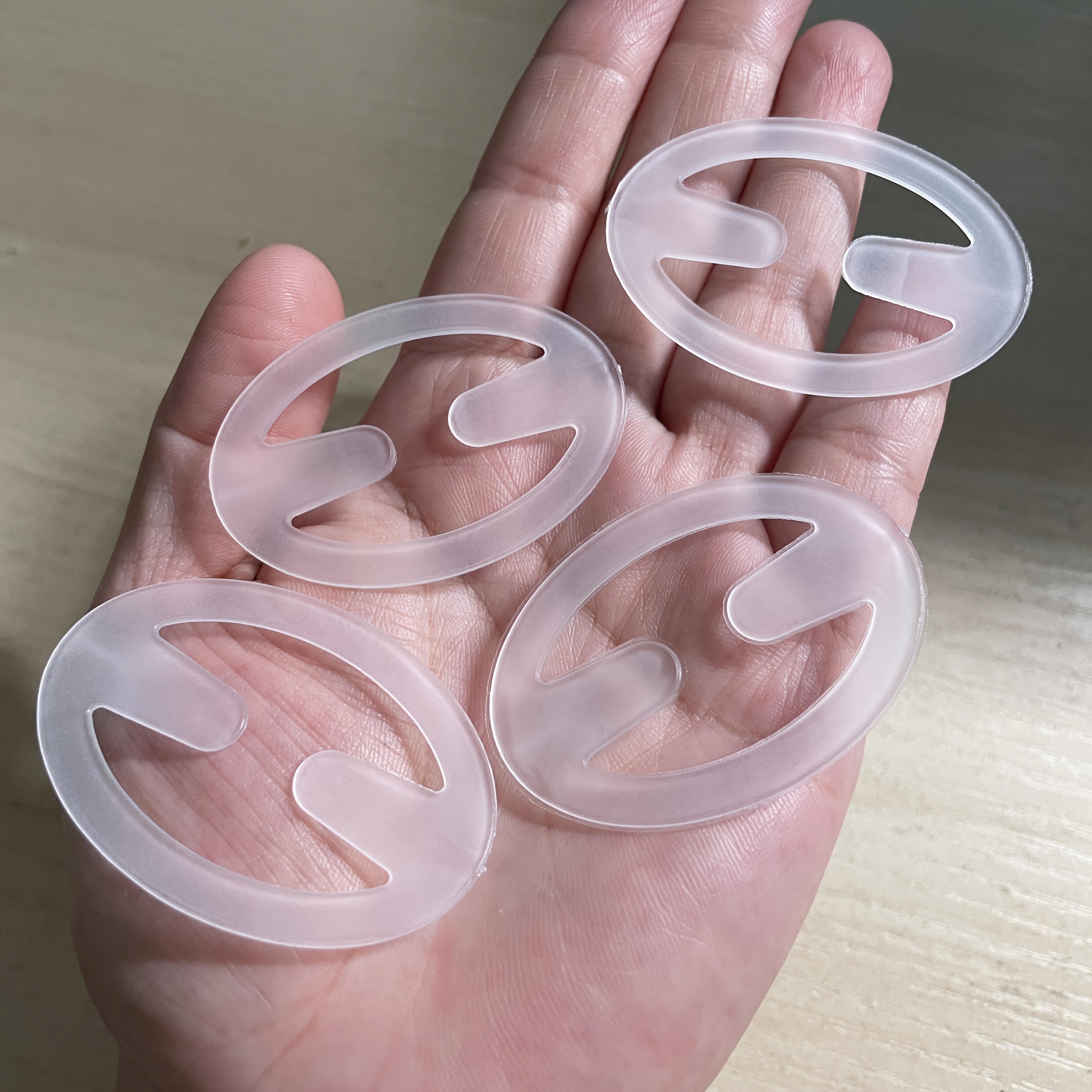 4pcs Pack Invisible Bra Clips - Adjustable Strap Holders With ///bla Shadow Bulges Suitable For Strapless/-shoulder Bras, Lingerie Accessories ( Style)