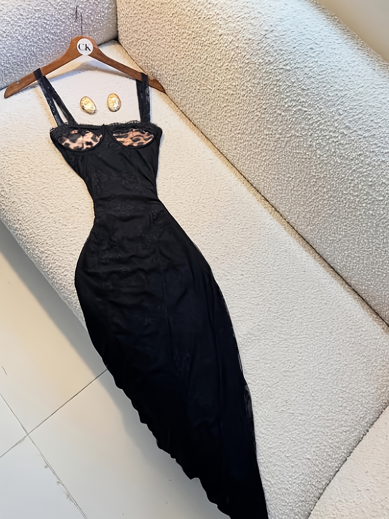tight white lace dress - United Kingdom