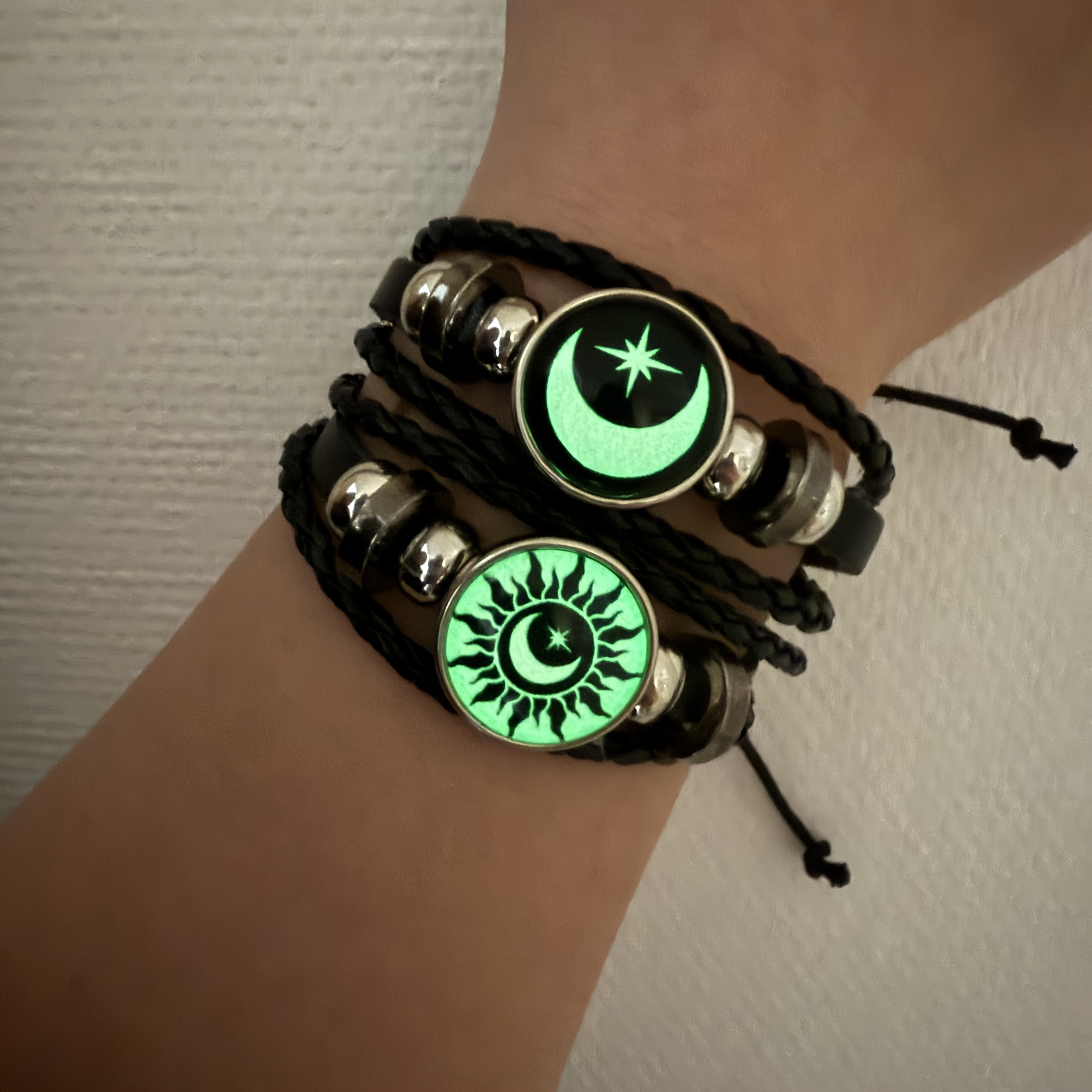 2er-Set Leuchtende Modehandgefertigte Armbandset mit Sonne, Mond und  Sternen für Paare, Gute-Freunde-Kombination Leuchtender Schmuckgeschenke  für */Muttertag/Allerseelen