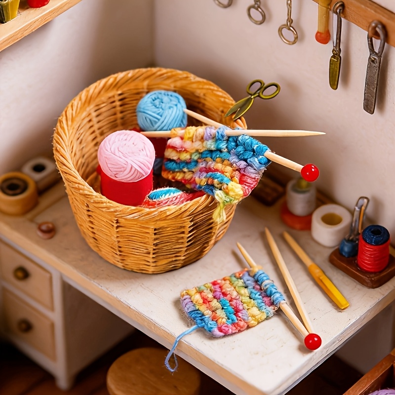 TEMU 5pcs Mini Dollhouse Yarn Knitting Set, Mini Woven Chunky Sweater Model, Realistic Handmade Needle Knitting Yarn, Miniature Prop Model Additions,