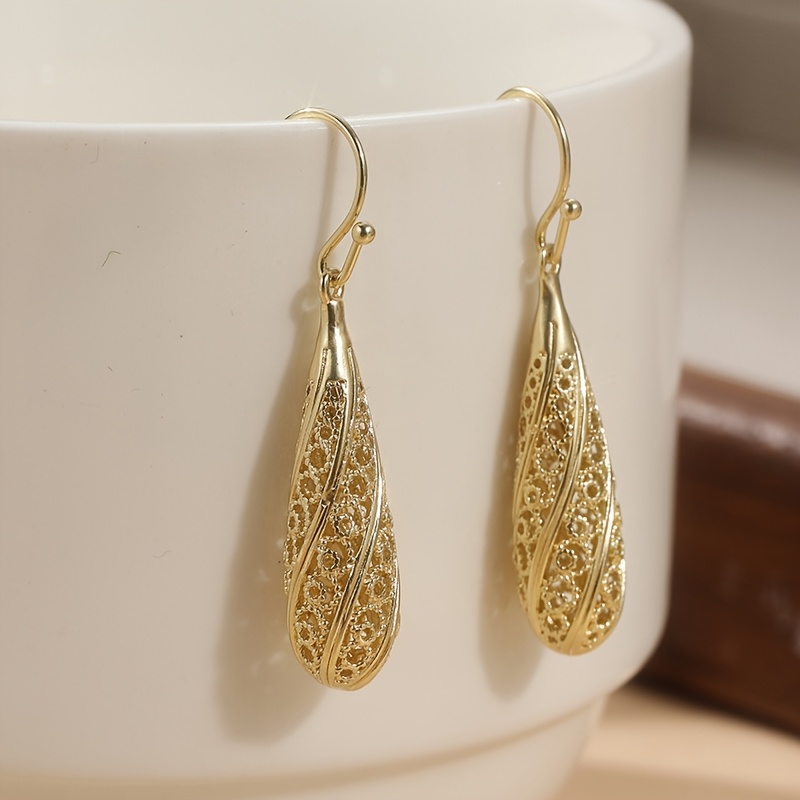 Women's Elegant Golden Net-like Teardrop Dangle Earrings, Vintage Style