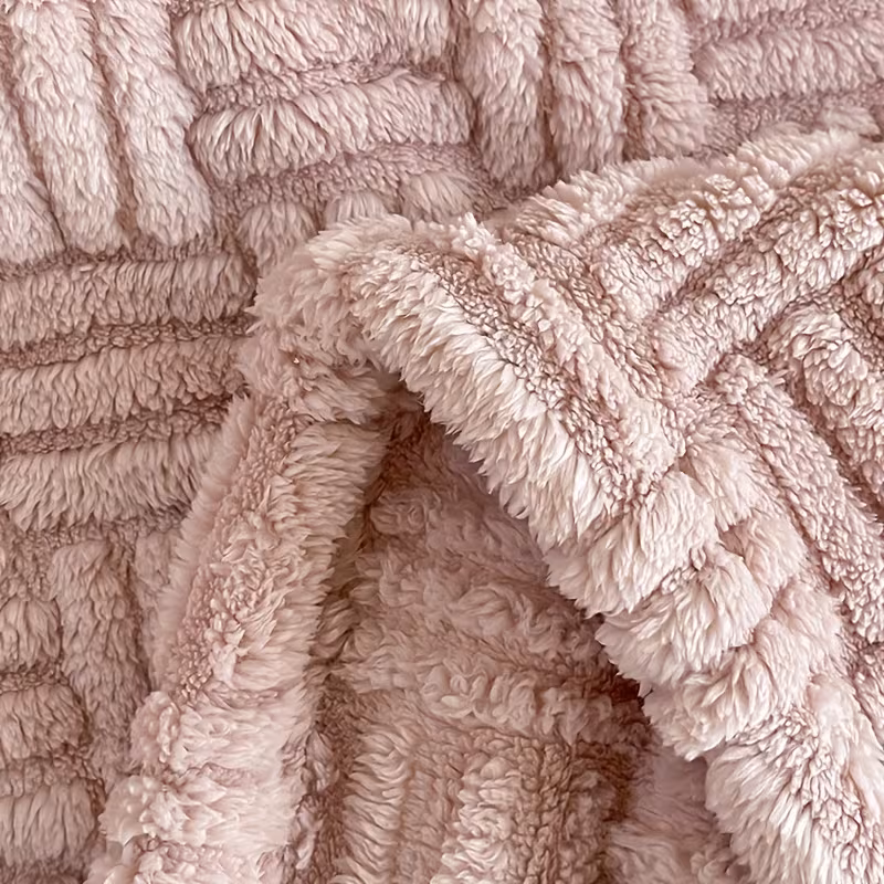 1 luxurious milk velvet jacquard blanket with geometric pattern soft warm beige friendly suitable for use in autumn and winter suitable for bedrooms and guest rooms sofa the perfect christmas gift sofa throw blanket bedroom Product details 2