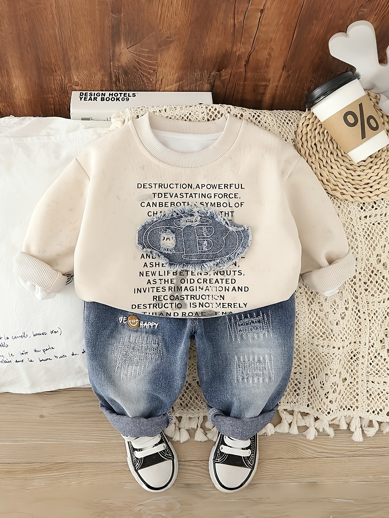 Ensemble sweat-shirt et jeans pour garçons, tendance, confortable, doux, tenue streetwear, pour l'extérieur.