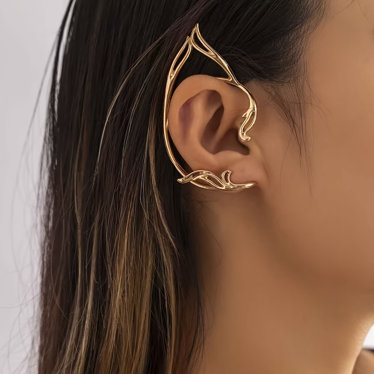 TEMU 1pc European And Hollow-out Cat Ear Earrings For Non-pierced Ears, Minimalist Niche Design, Full Of A High-end Feel, Sweet Yet Edgy, Elf-style