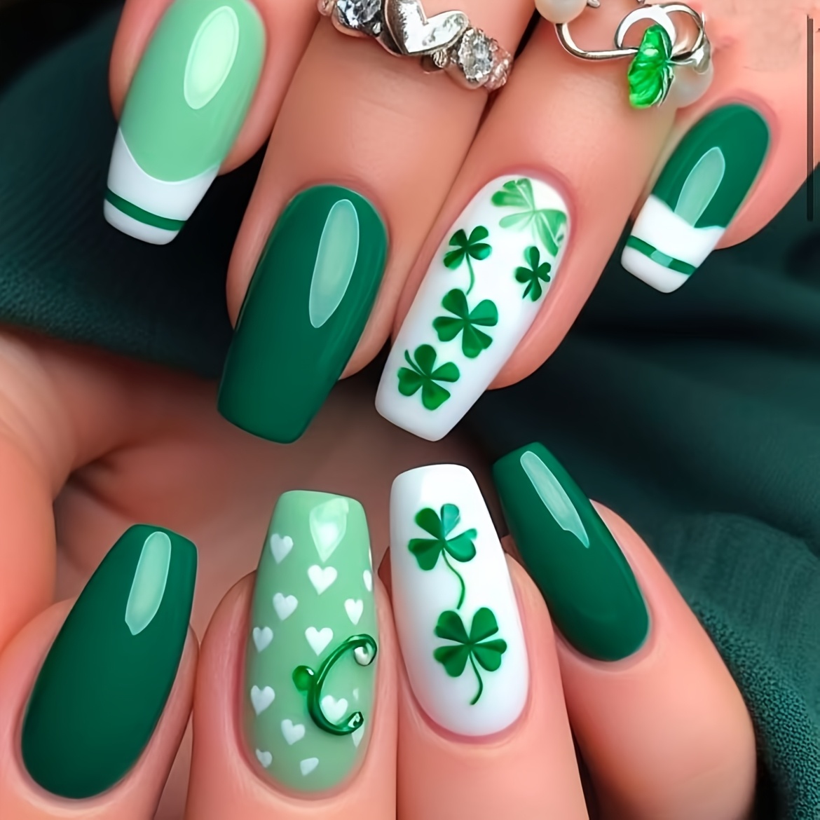 

24pcs Ballet-shaped Long Nails, Green With Design, Removable , 's Day Nail Art Set
