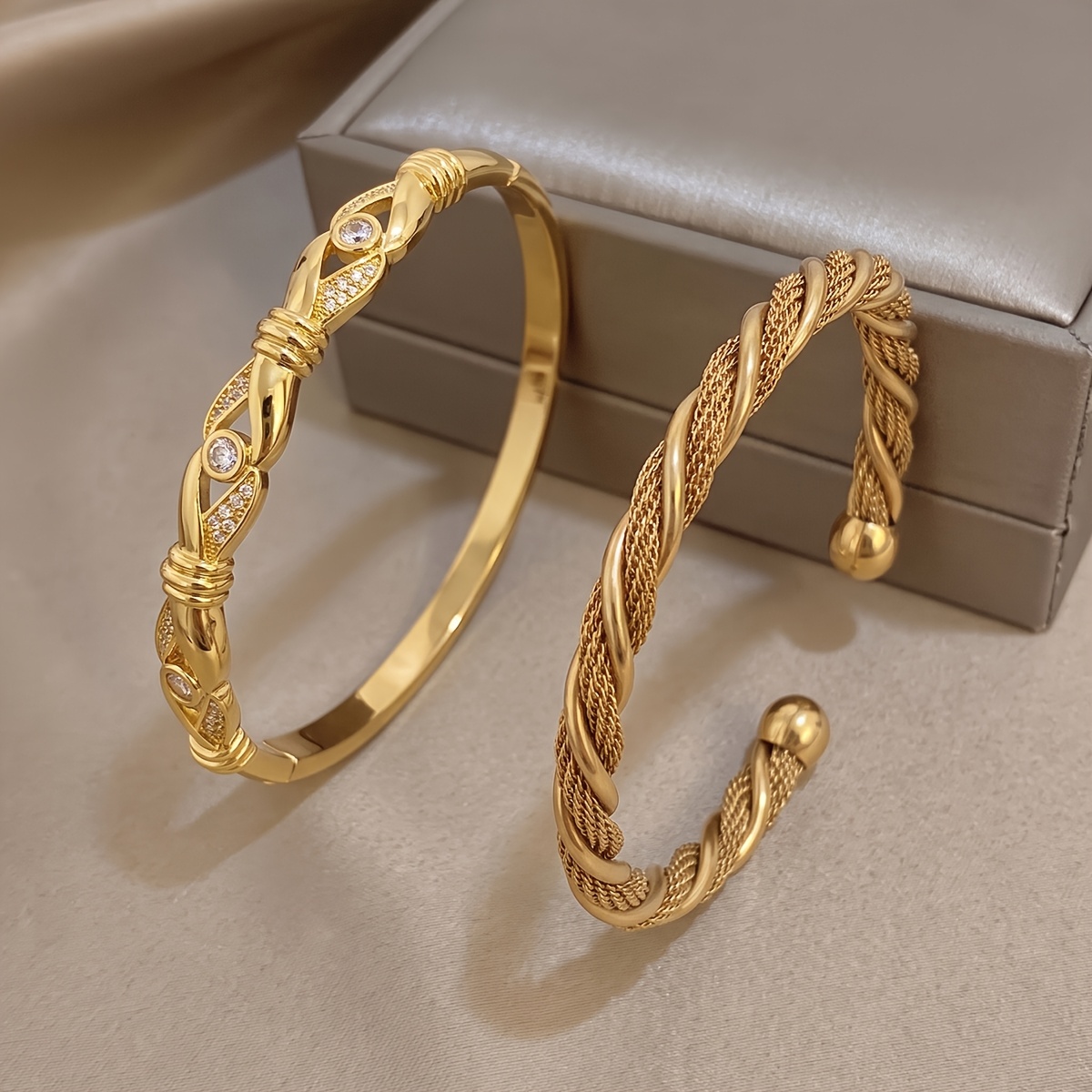 2pc Fashionable 18K Gold-Plated Bangle Jewelry Set