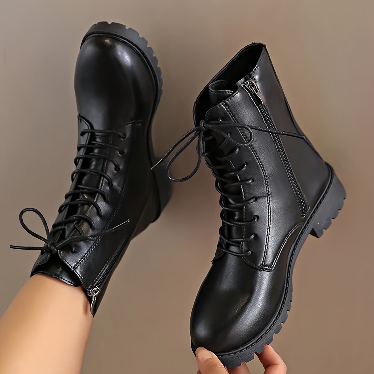 

Botillons et Bottes Courtes pour Femmes, Confortables avec Fermeture Éclair, Bottes Tendance, Chaussures Décontractées|Semelle Épaisse Tendance|Bottes en Couverture Synthétique, Bottes à Talons Hauts