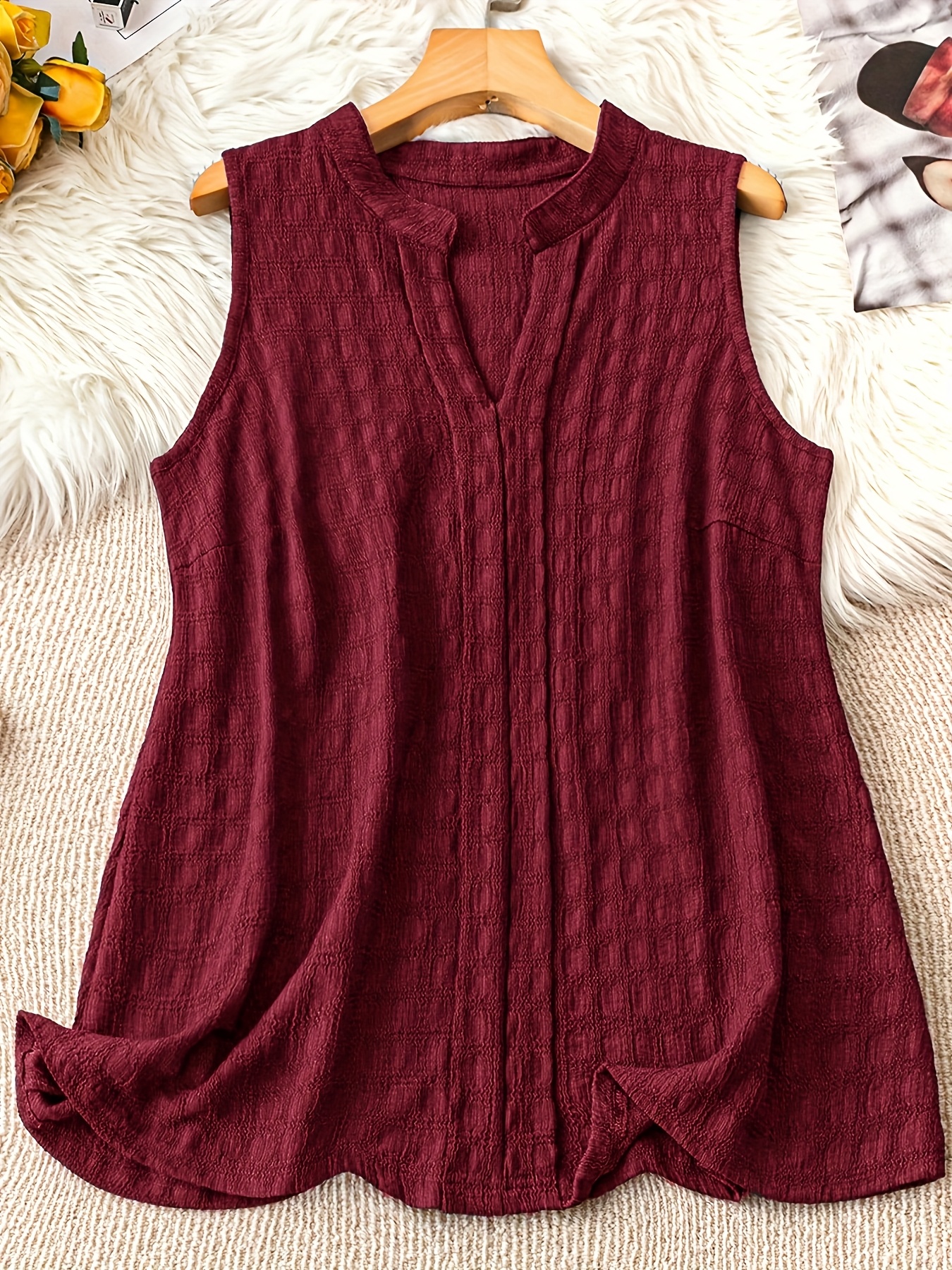 Elegant V-Neck Tank Top for Women, Made of Solid Color Knitted Fabric, Featuring High Elasticity, Suitable for Wearing in All Seasons.
