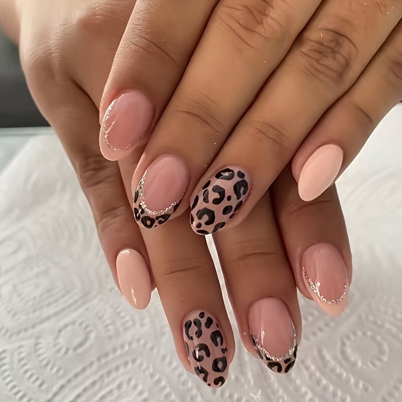 24pcs Short Round Autumn And Winter Wearable False Nails With Print