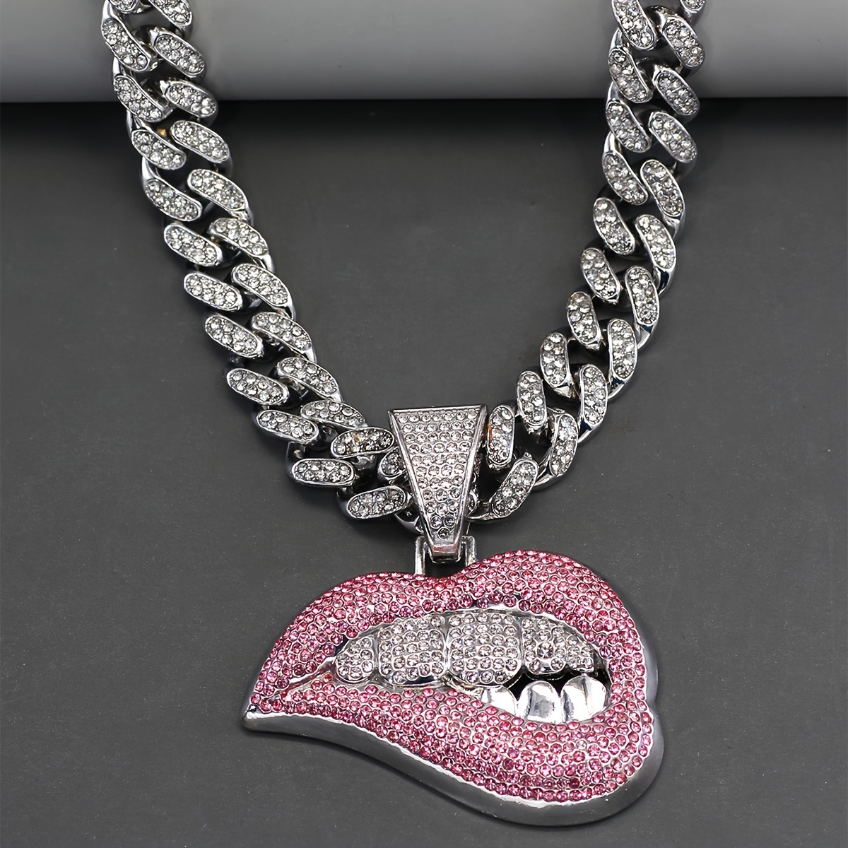 

1 Pcs Shiny Lip Pendant With Ice Cuban Chain Miami Necklace Men's And Women's Hip Hop Pendant Necklace