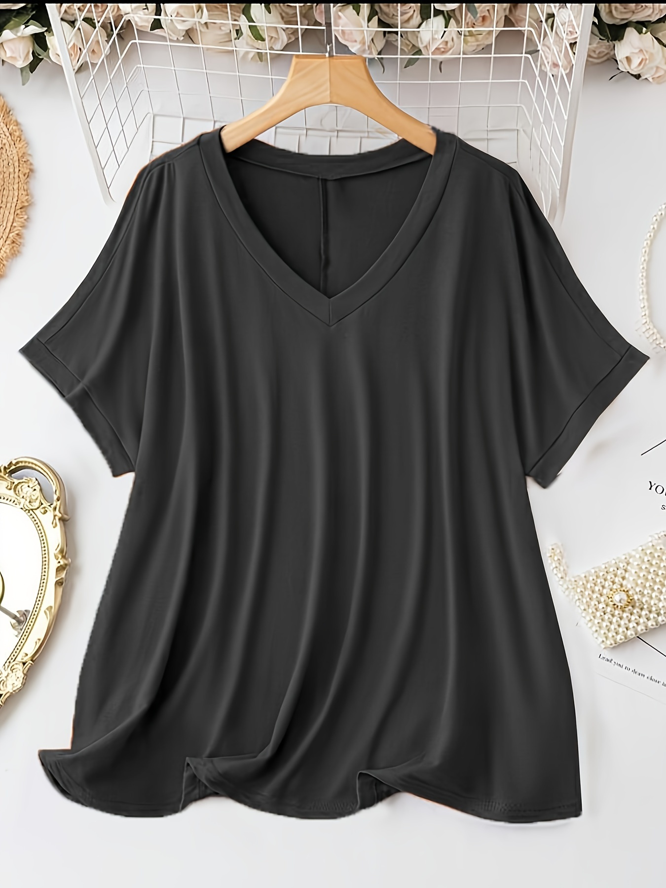 Plus Size Solid Simple V Neck T-Shirt, Casual Short Sleeve Top For Spring & Summer, Women's Plus Size Clothing