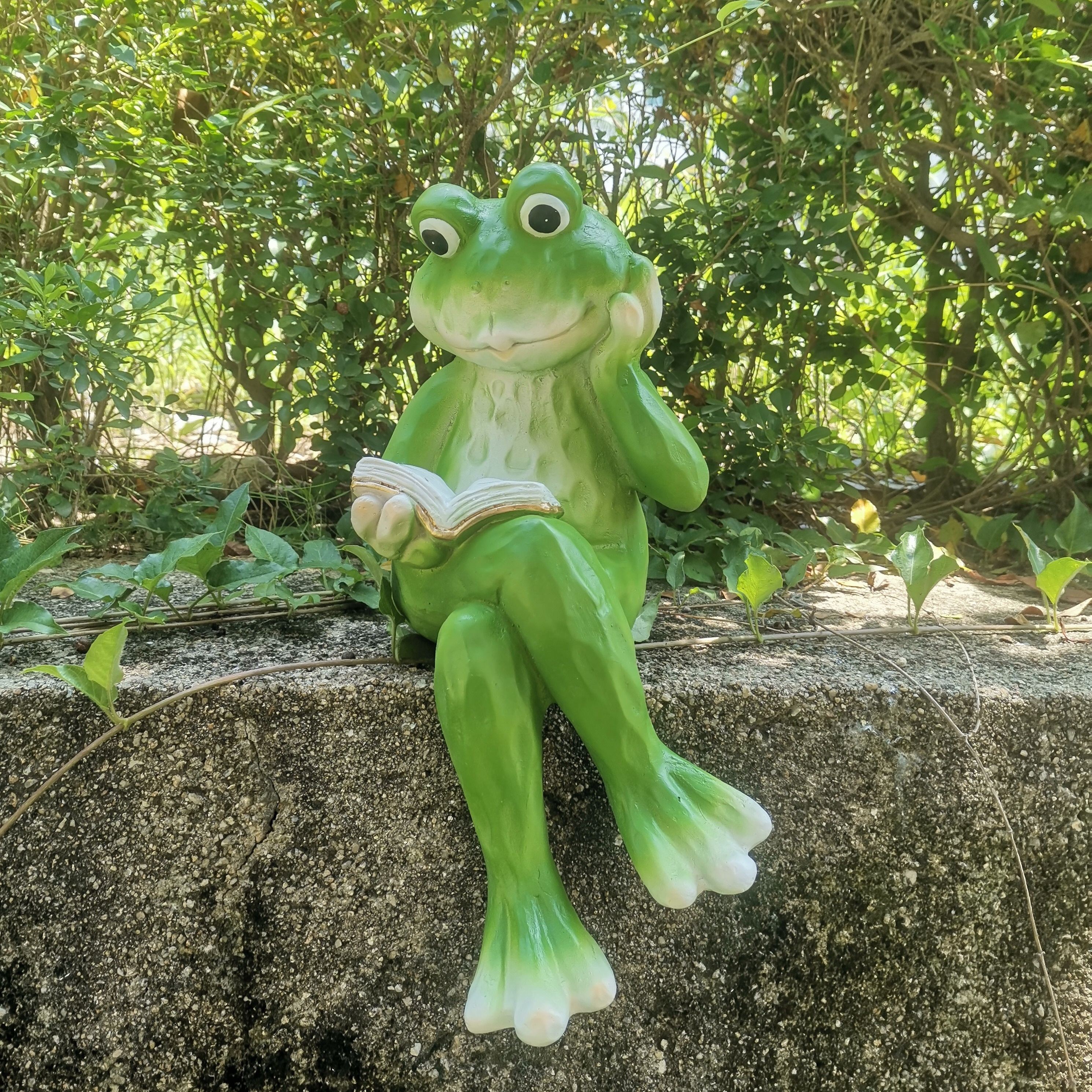 1pc, Resin Garden Sitting Frog Reading Book Statues Outdoor Decor, Resin Frog Sculptures & Statues For Yard
