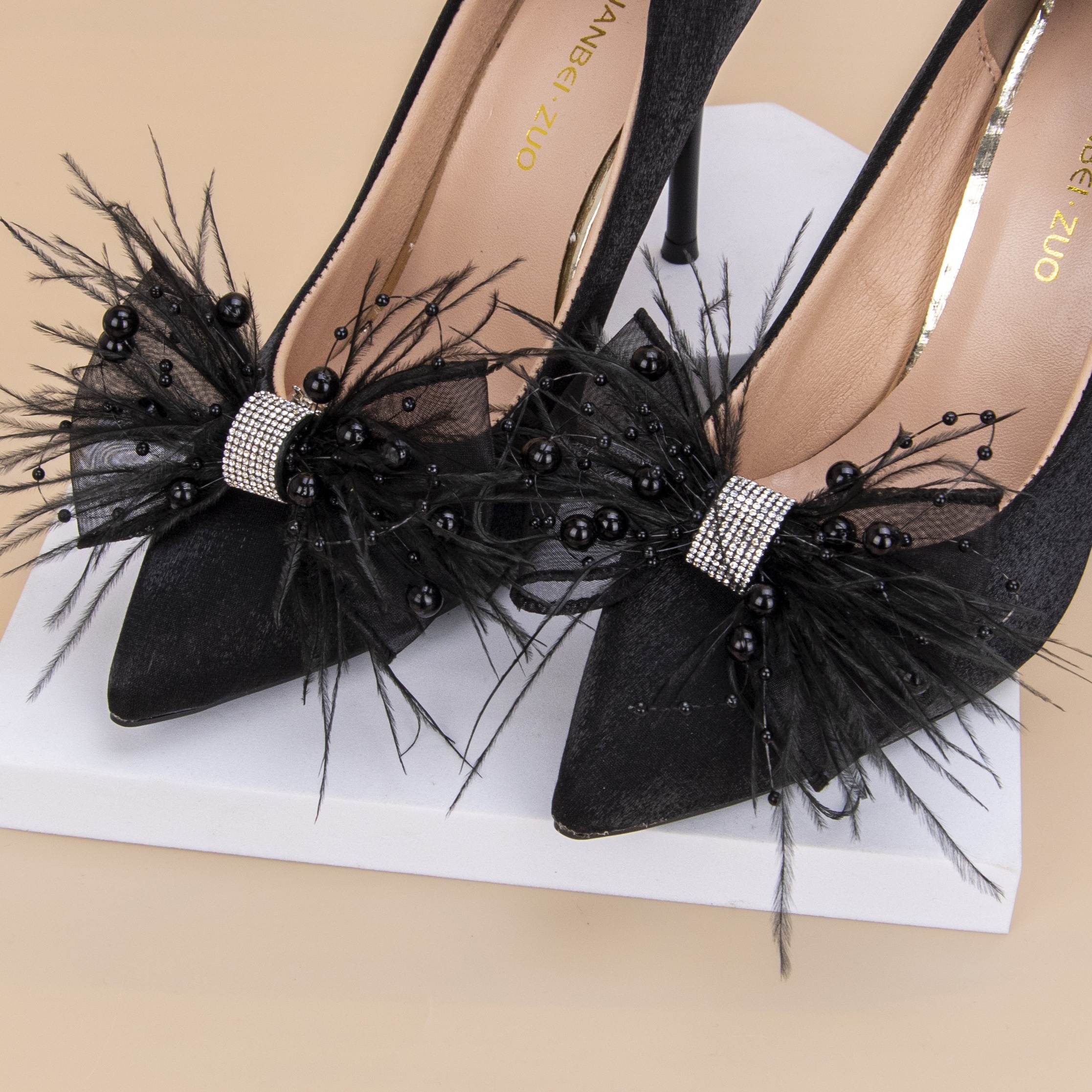 

Elegant Detachable Shoe Clips With Feather & Accents - Weddings, Parties & High Heels, Netting, Bowknot, Size Beads