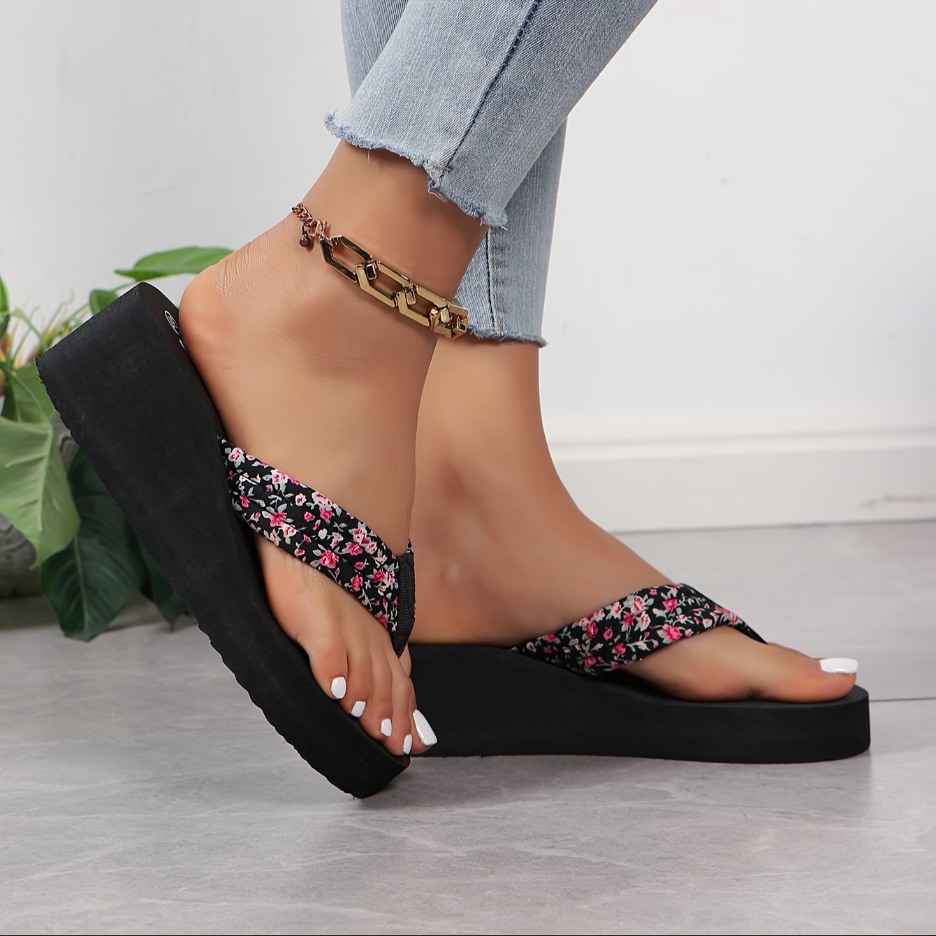 

Women's Flower Pattern Wedge Heeled Sandals, Casual Clip Toe Platform Shoes, Comfortable Slip On Beach Shoes