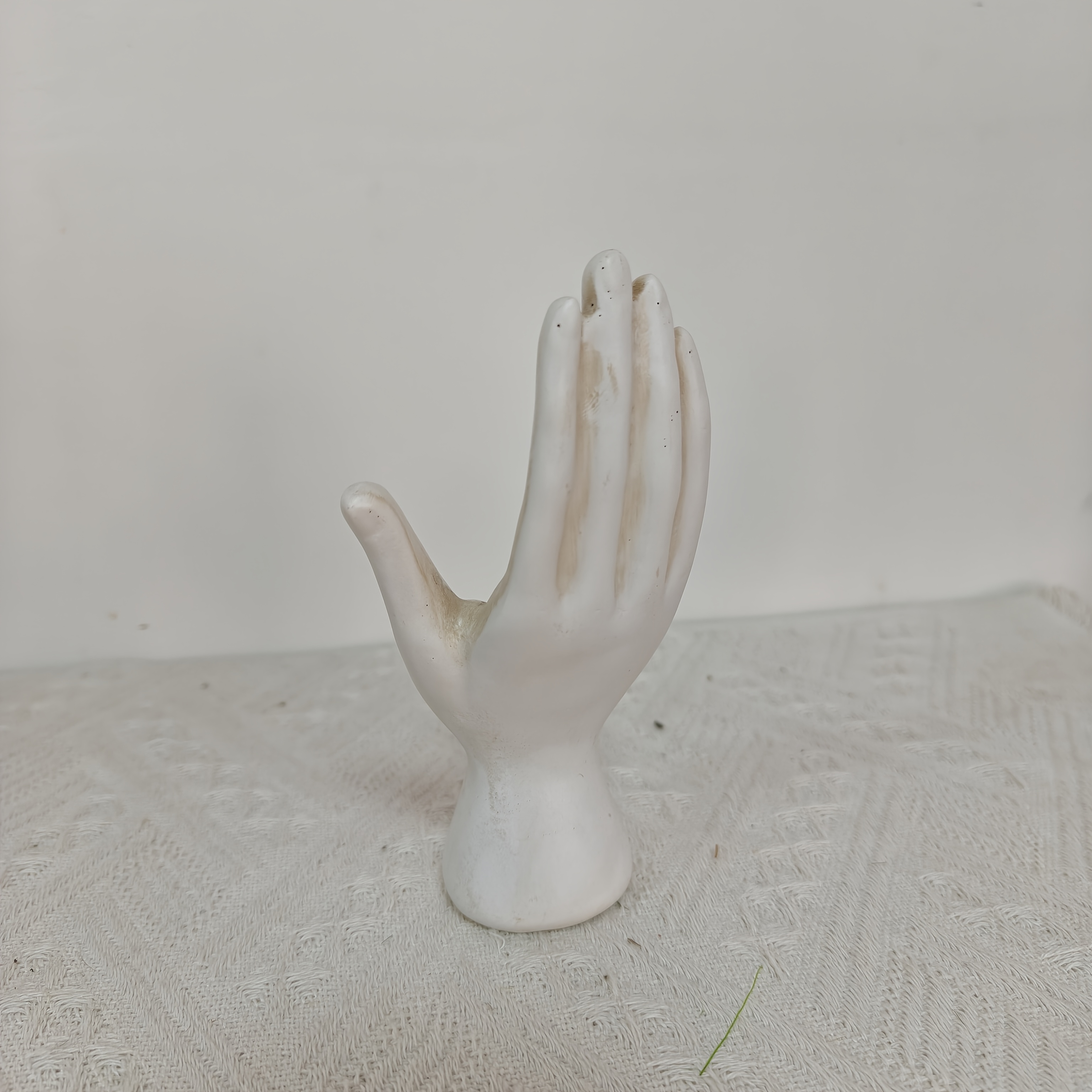 TEMU 1pc Collectible Figurines Mysterious Palmistry Palm Lines Resin Ornament, Dark Style Decor, Suitable For Bookshelf, Sideboard, Halloween Scene