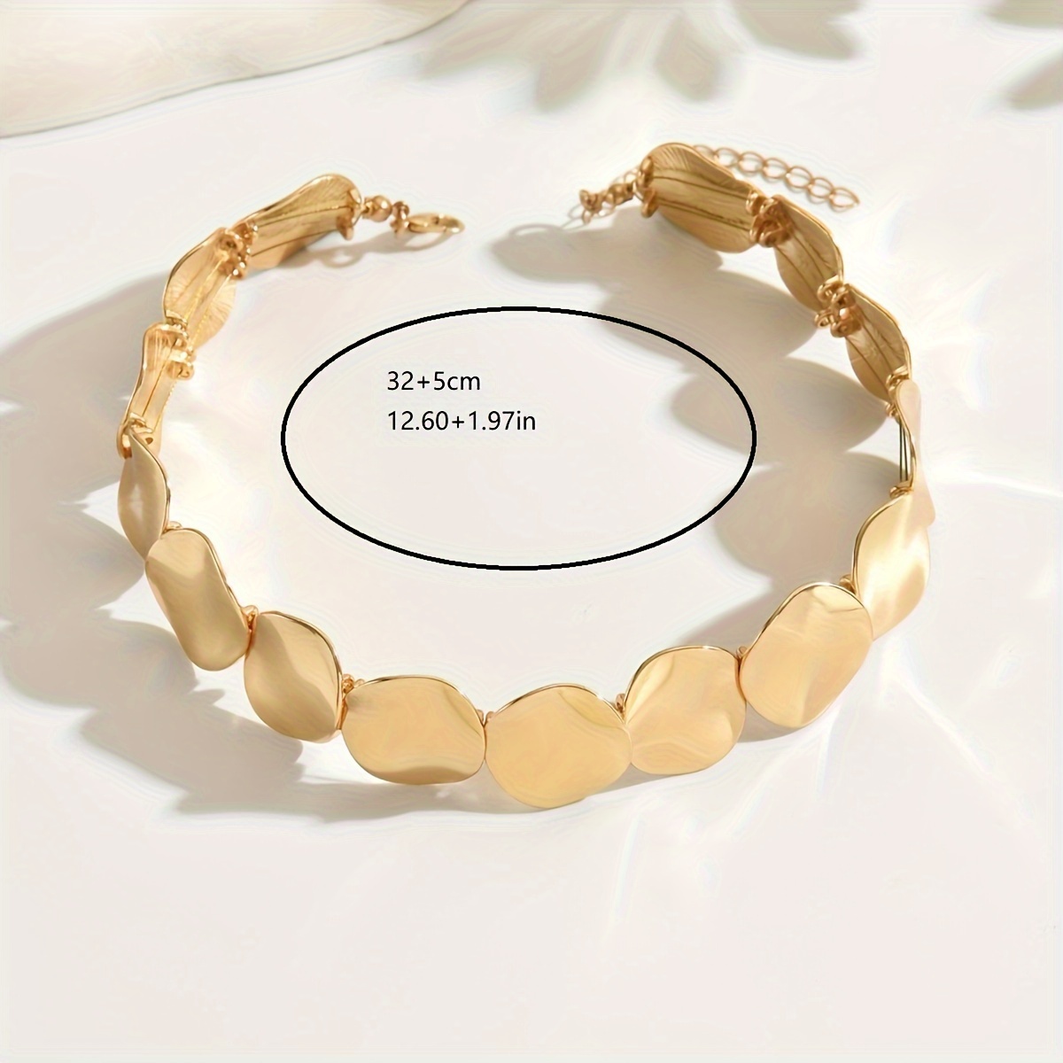 Vintage Geometric Circle Pattern Choker Necklace