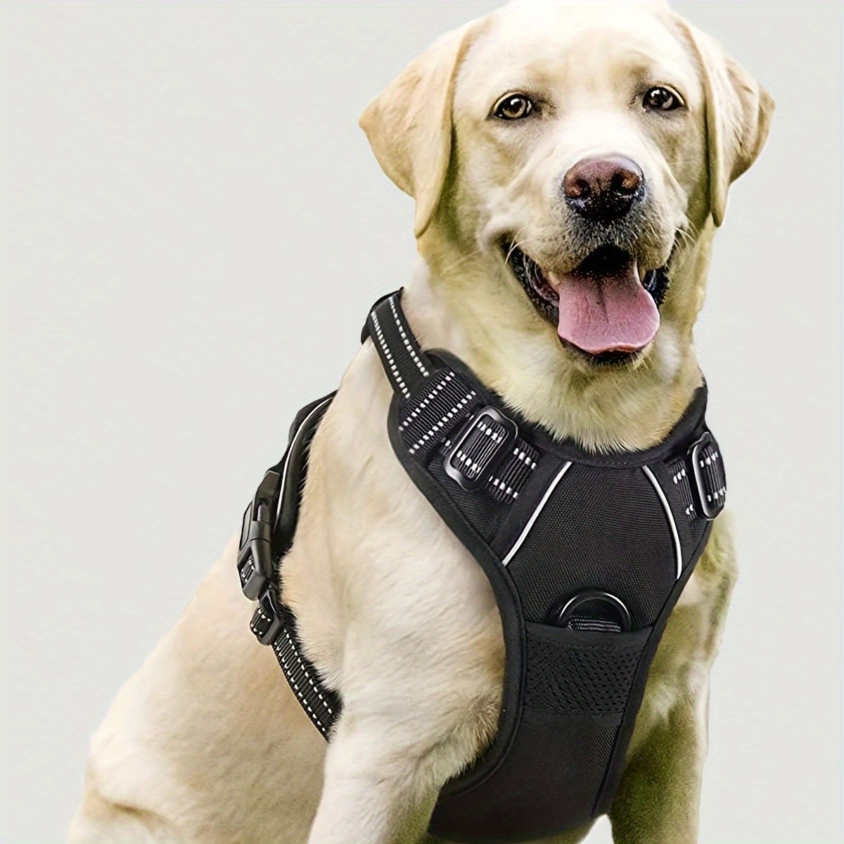 

A Black Reflective Harness For Dogs Suitable For All , Without Battery