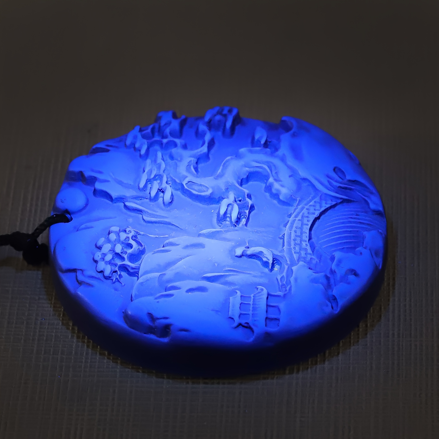 Bohemian Style Resin Pendant Necklace with Mountain Design