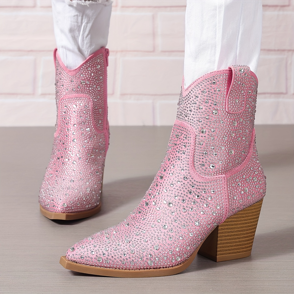 Pink bedazzled 2024 cowboy boots