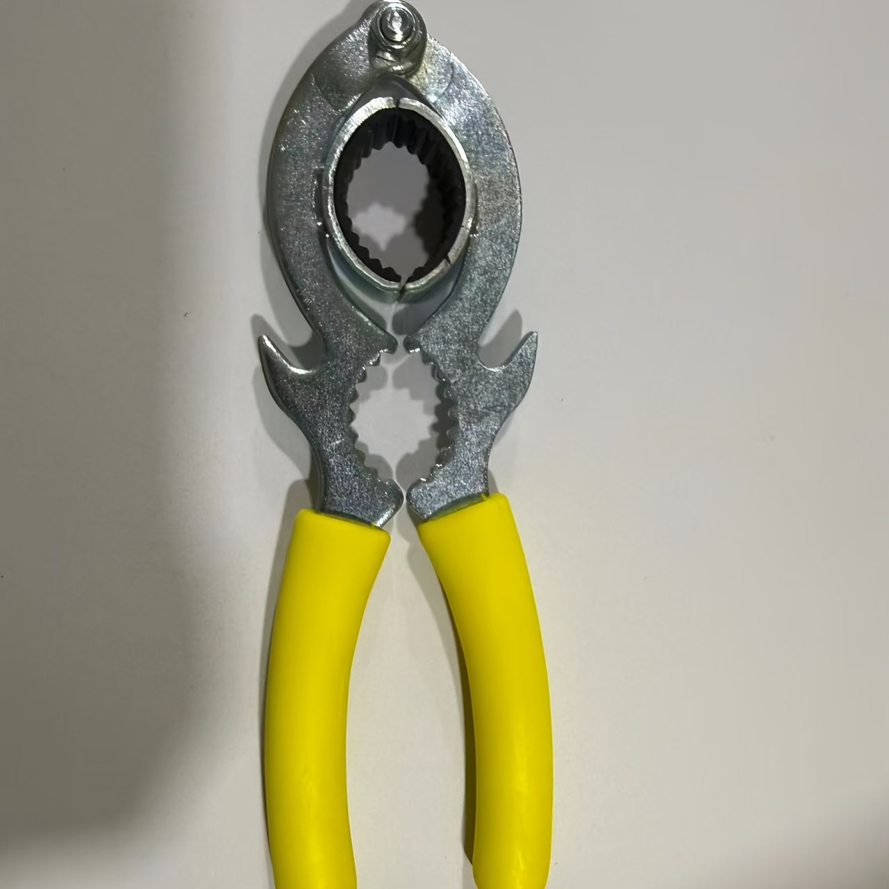 Image of Non-slip Multifunctional Plum Head Wrench 1pc - Stainless Steel Faucet Aerator Remover, Kitchen Sink Spout Strainer Loosening Tool, Maintenance And Repair Hand Tool