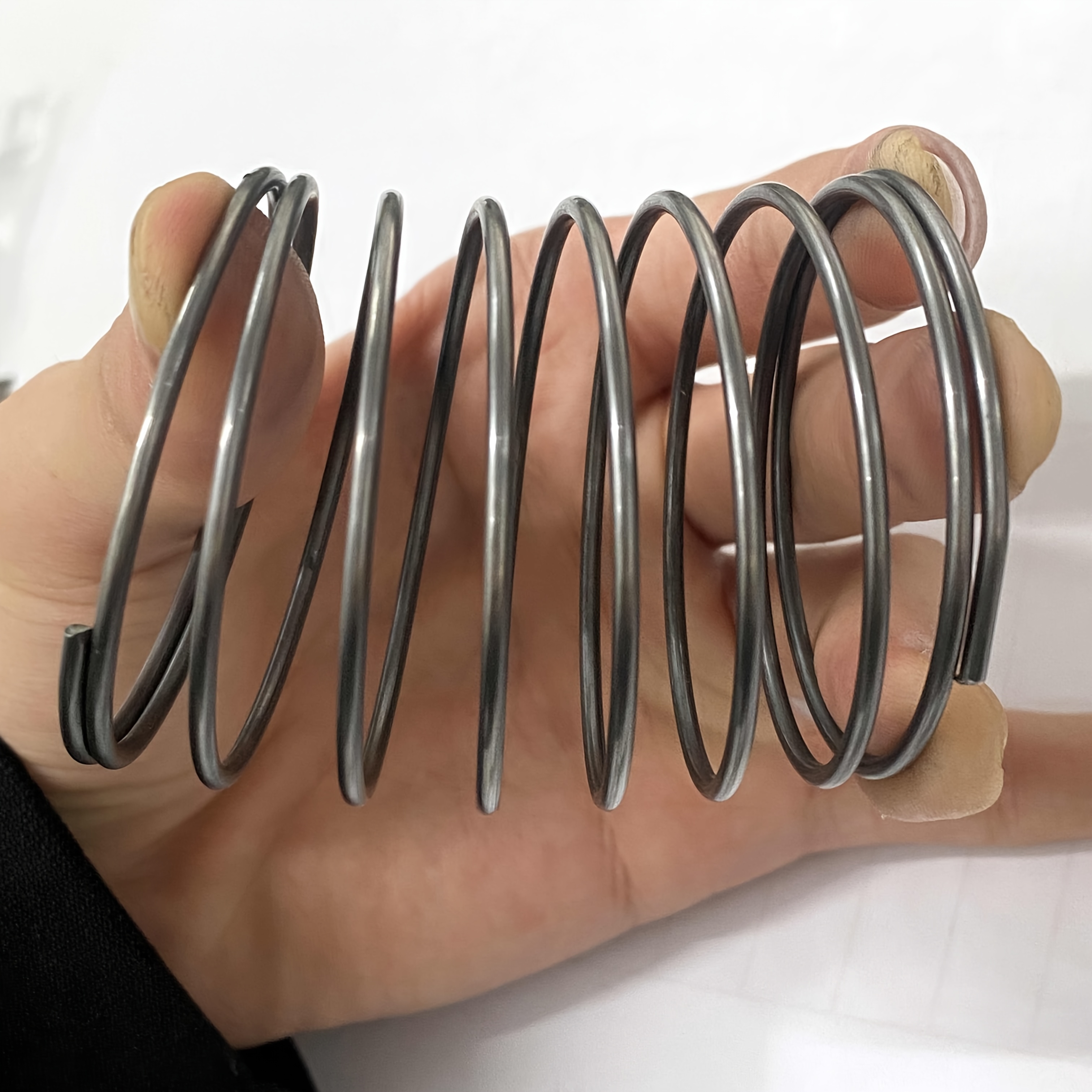   de compresión de gran diámetro exterior, diámetro de alambre de 2.0 mm, diámetro exterior de 50 mm,   libre de 100 mm, se puede cortar para su uso, ideal para accesorios de juguetes,     de la elasticidad de juguetes, proyectos diy,   y desarrollo