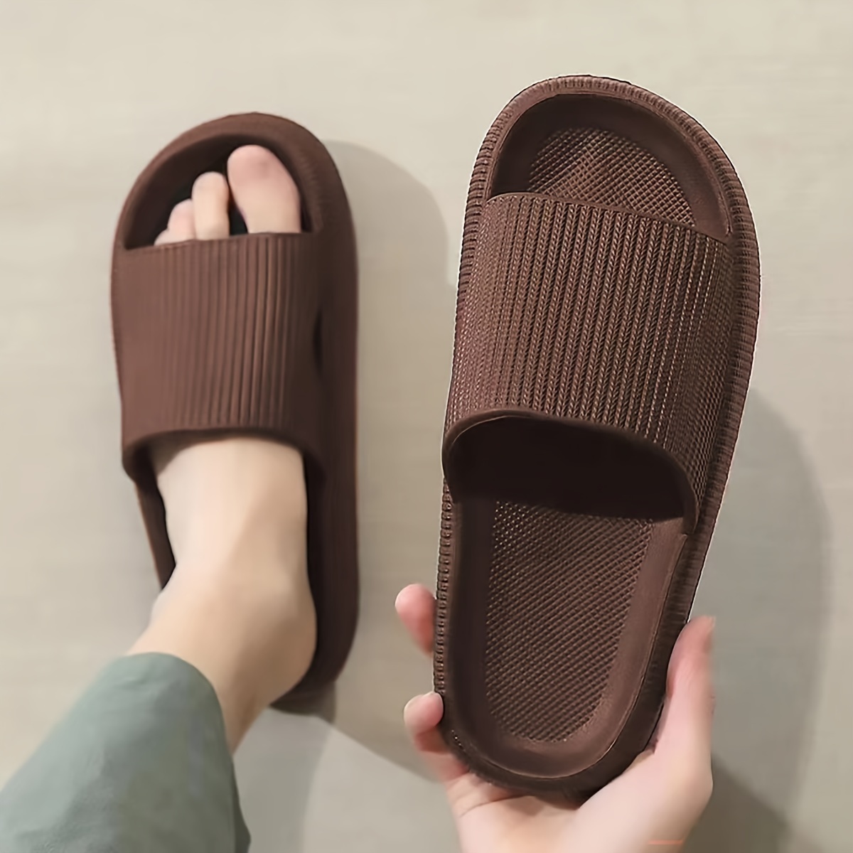 2024 New Fashionable And Versatile EVA Couple Slippers, A Variety Of Colors To Choose From, The Bottom Is Not Very Thick, The Wrapping Is Comfortable, Soft, Non-slip And Wear-resistant, Suitable For Wearing The Beach Outside The Bathroom At Home, Supermarket Improvements, Lighter, Thinner And More Comfortable, Simple Ins