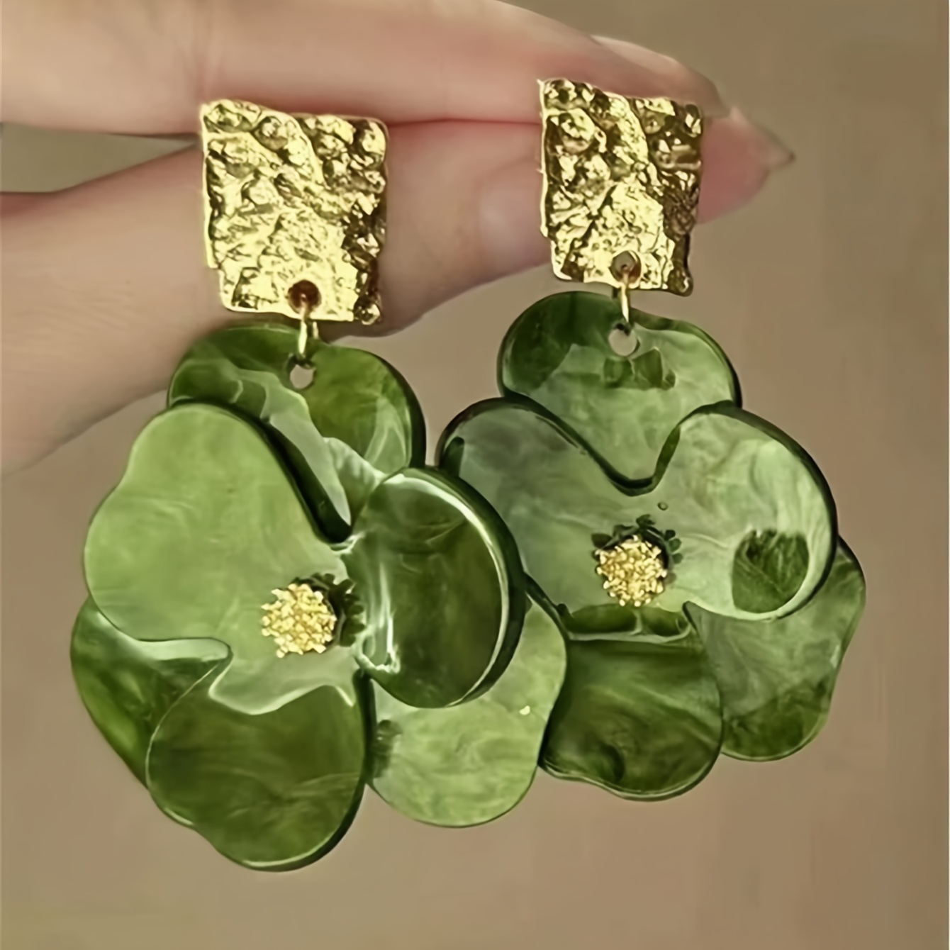 TEMU Un par de pendientes largos de acrílico con forma de pétalo verde, estilo vintage europeo y americano, diseñados como accesorios de flor de para