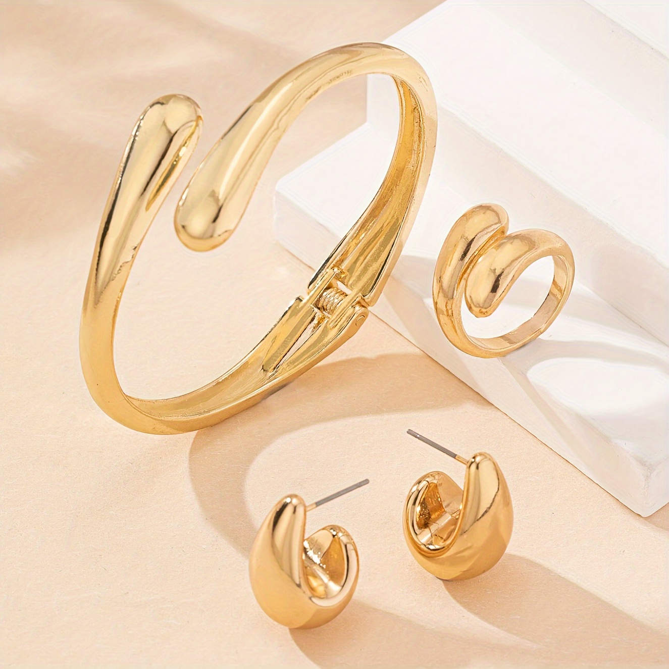 2pcs of Teardrop Earrings + 1pc of Bracelet + 1pc of Ring Geometric Teardrop Shape Women'S Jewelry Set Suitable for Daily Wear And Versatile Party Gifts