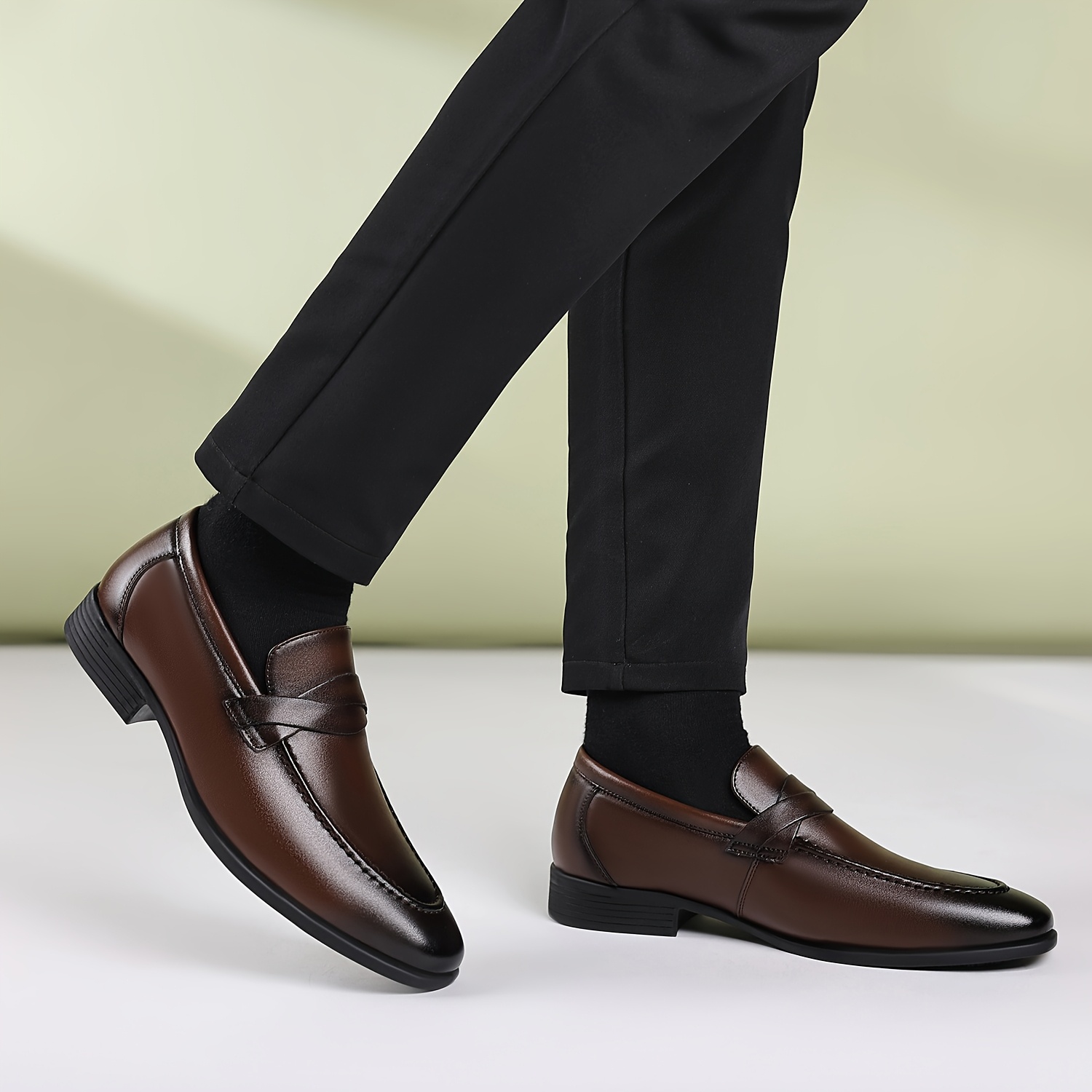 Men'S Loafers for Casual Wear, Formal Business Shoes, And Dressy Casual Loafers, Ideal for Business Casual Settings And Beach Weddings, Available in Styles Suitable for All Four Seasons