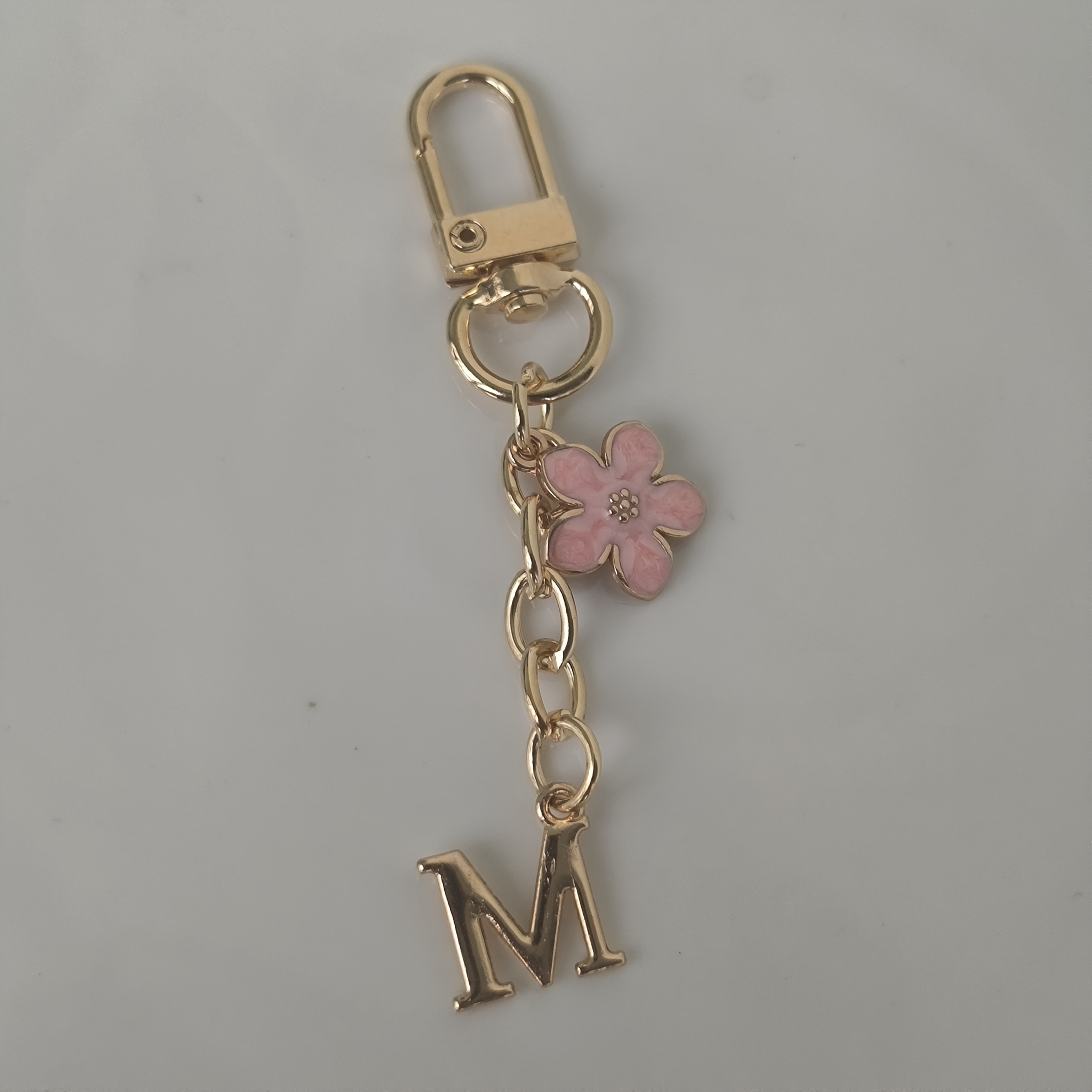 TEMU 1 pièce Porte-clés avec rose et grande lettre A-Z, pendentif porte-clés pour sacs, sacs à dos, clés de voiture, cadeau parfait