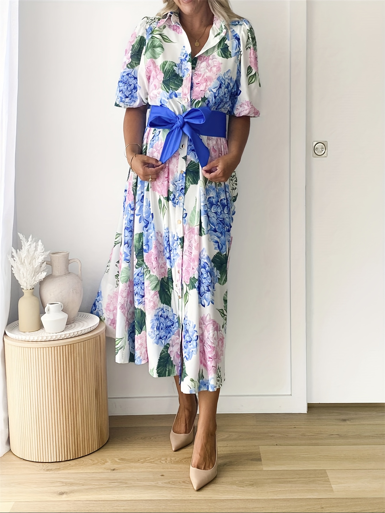 ladies elegant and fashionable printed dress with short sleeves waist belt and v neck Product details 4