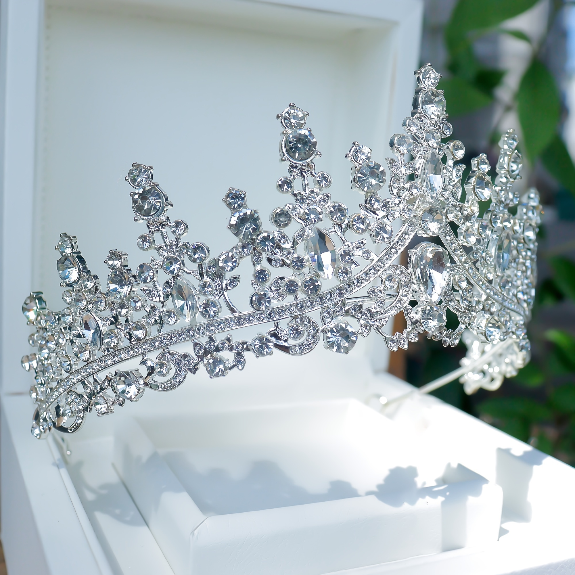 Elegant Rhinestone Leaf Crown - Royal Court Style Bridal & Princess Tiara for Birthday Parties and Performances, Hand Wash Only, Full Diamond, Fashion details 1