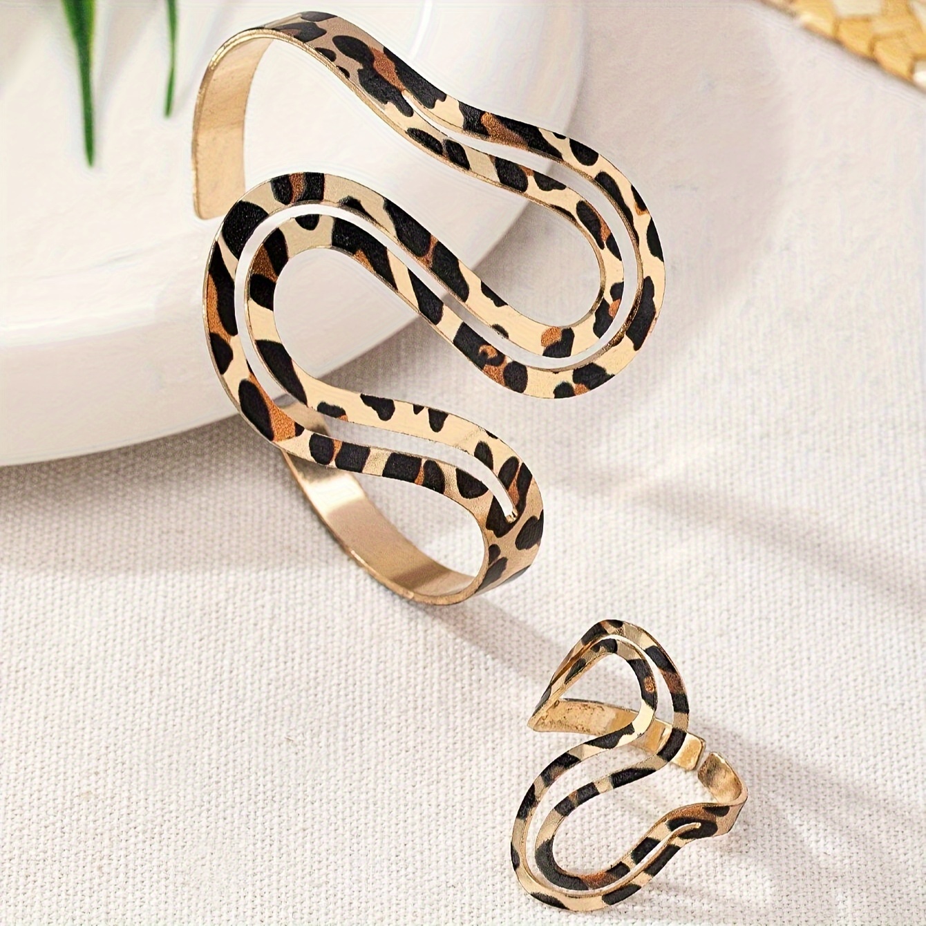 Vintage Boho Jewelry Set: Leopard Print Bracelet & Ring