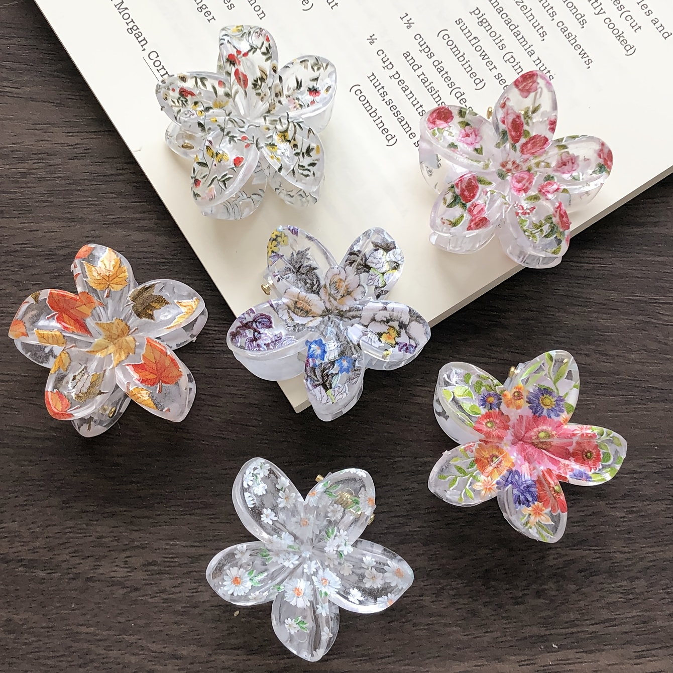 E-shop 6 Stk. transparente Frangipani-Haarklammern im Wald-Stil mit Rosen-, Gänseblümchen- Ahornblatt-Druck, böhmisch-elegante Haarnadeln für