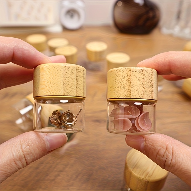 E-shop 2/6 Stück Mini-Versiegelte Glasflaschen mit eleganten Holzmaserung Deckeln - für Reisen, Camping, Küchenaufbewahrung und zum Organisieren von